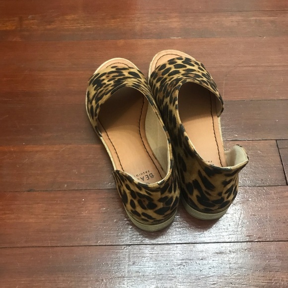 Leopard Cutout Flats - Picture 3 of 5
